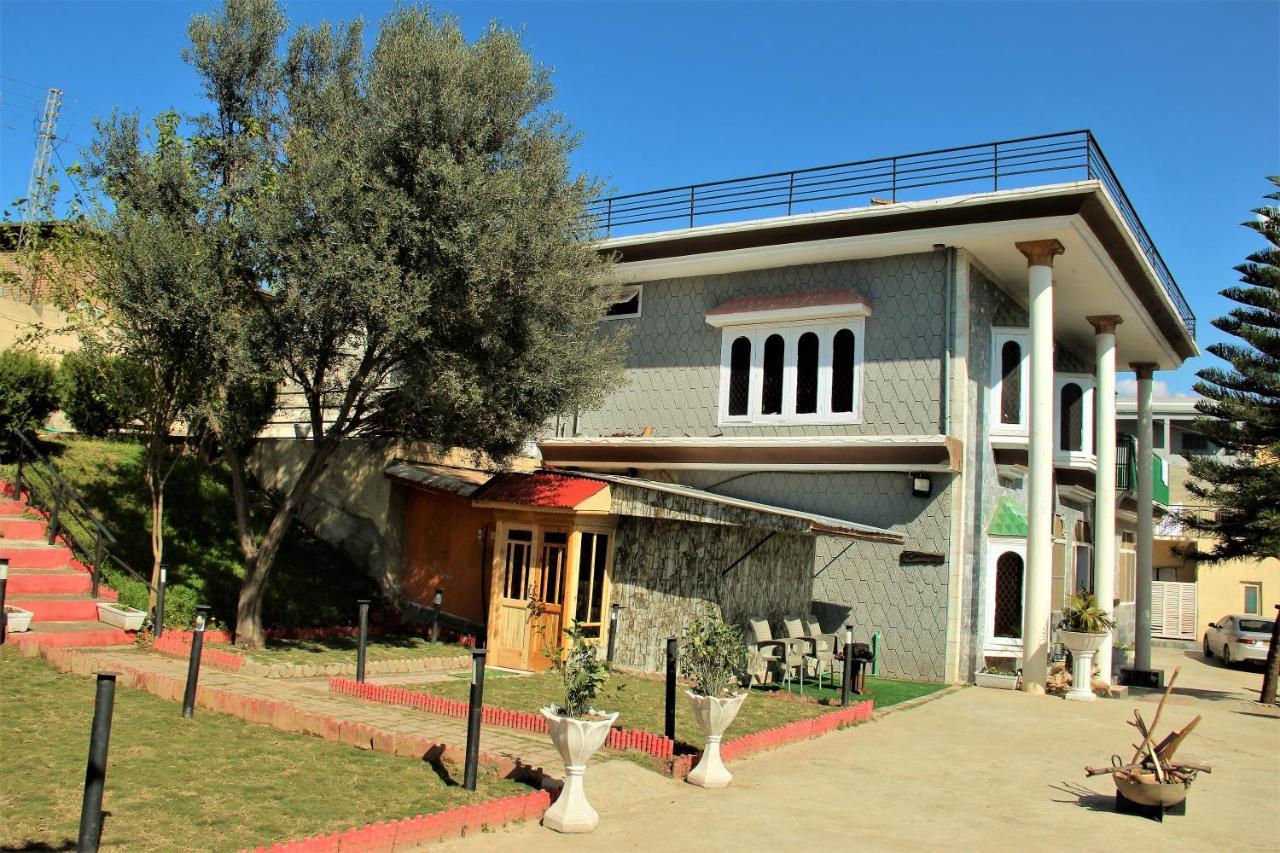 Republika Central Hotel Abbottabad Exterior photo