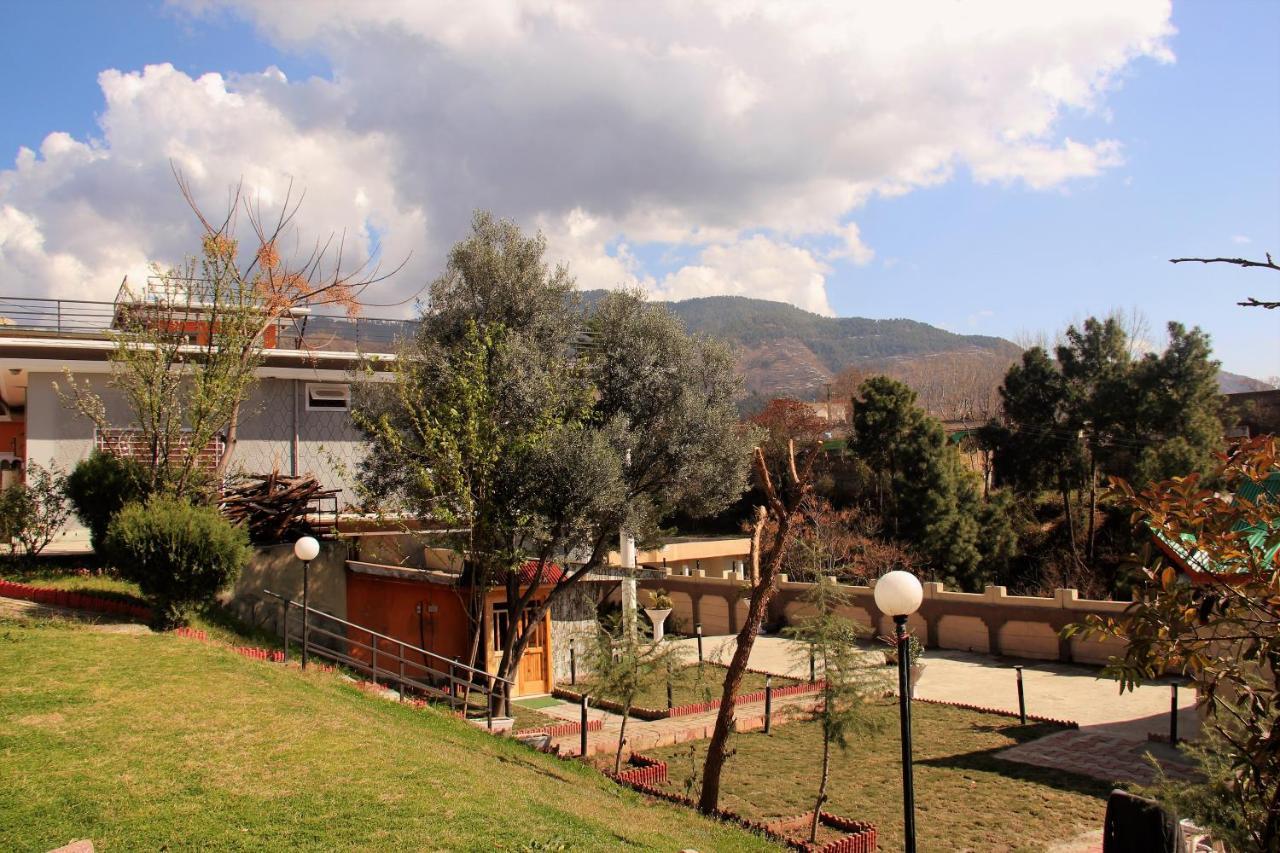 Republika Central Hotel Abbottabad Exterior photo