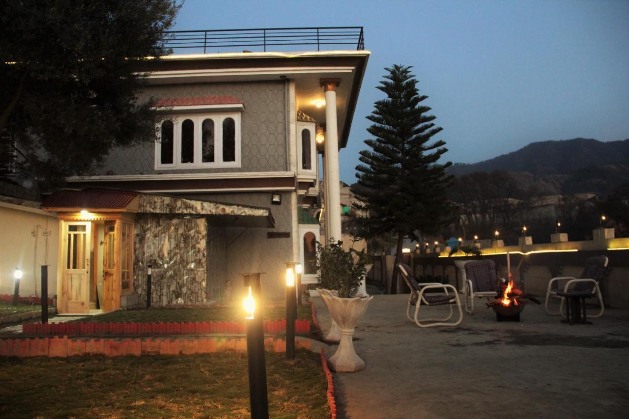 Republika Central Hotel Abbottabad Exterior photo