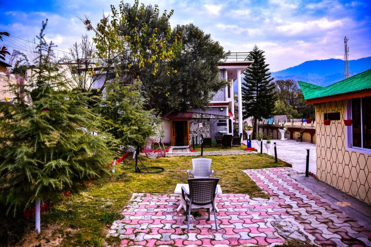 Republika Central Hotel Abbottabad Exterior photo