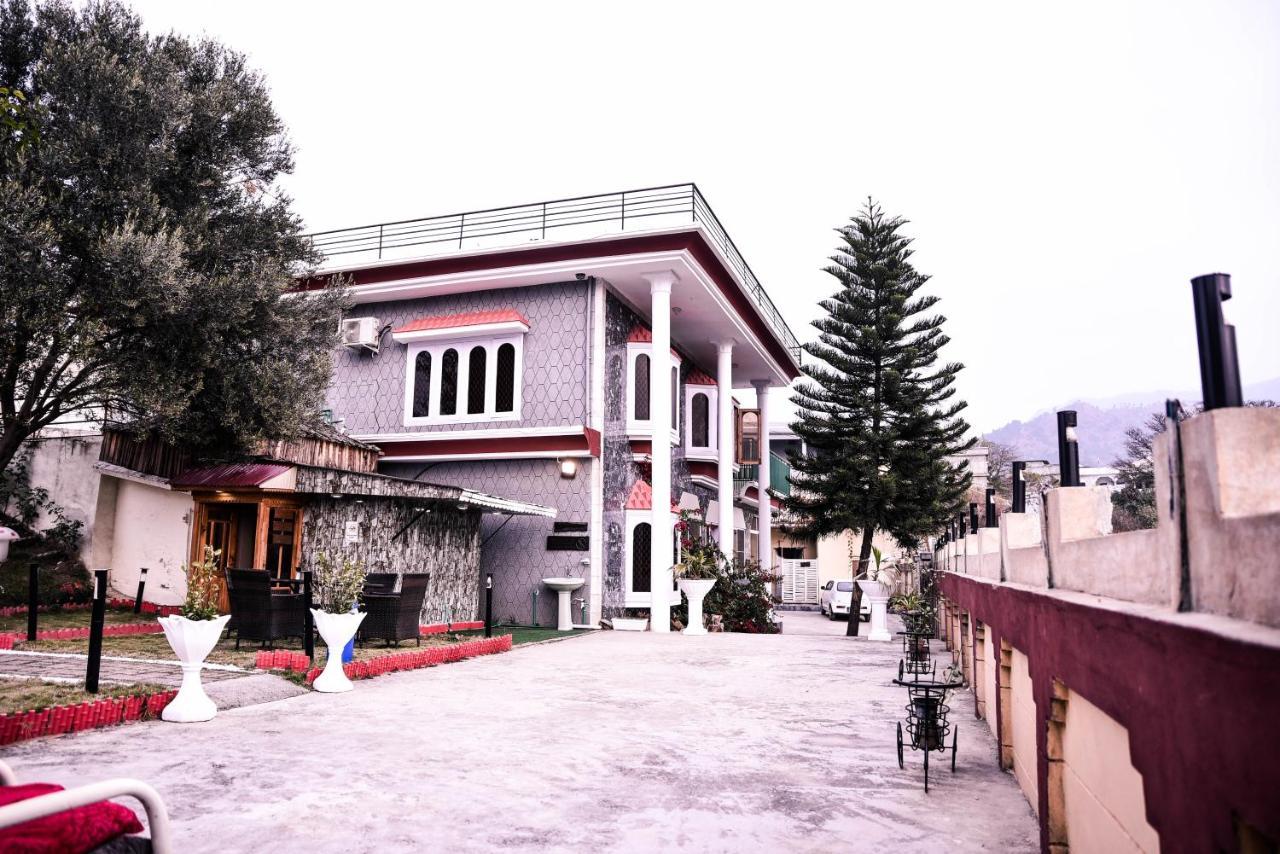 Republika Central Hotel Abbottabad Exterior photo