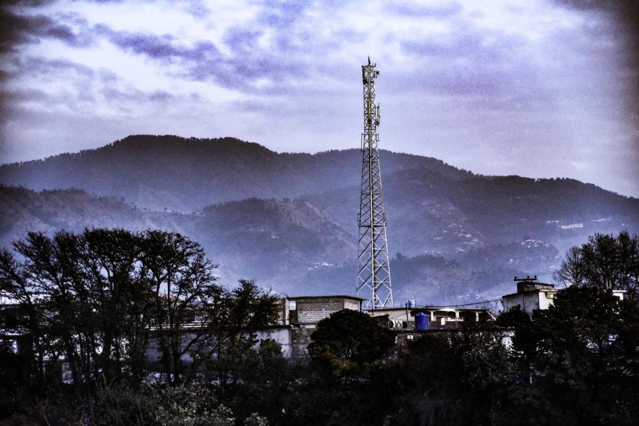 Republika Central Hotel Abbottabad Exterior photo